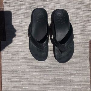 VIONIC Water Resistant Podiatrist Designed Sandals